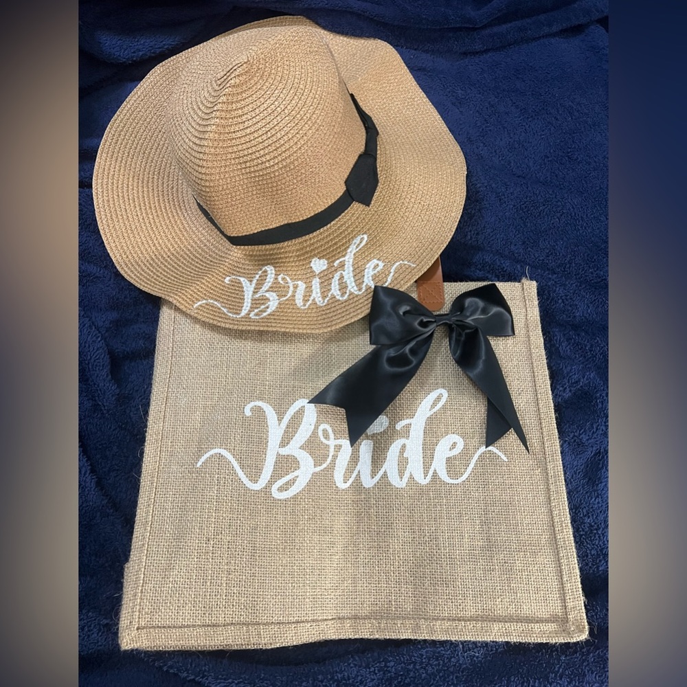 Bride beach bag and sun hat